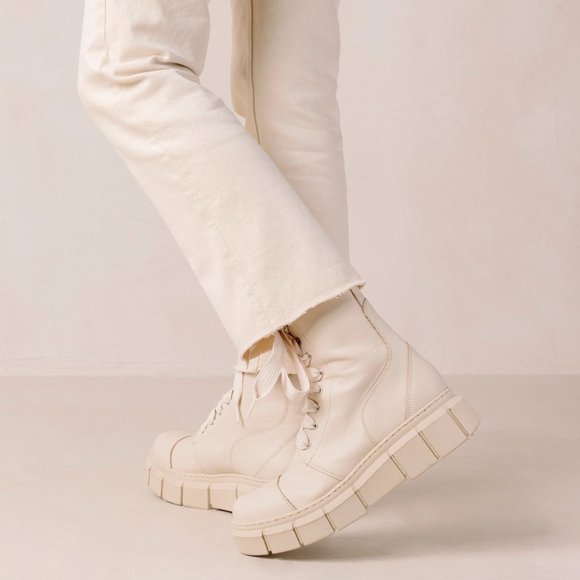 ALOHAS Shoes - ALOHAS Women's Can Can - Beige Leather Combat Boots